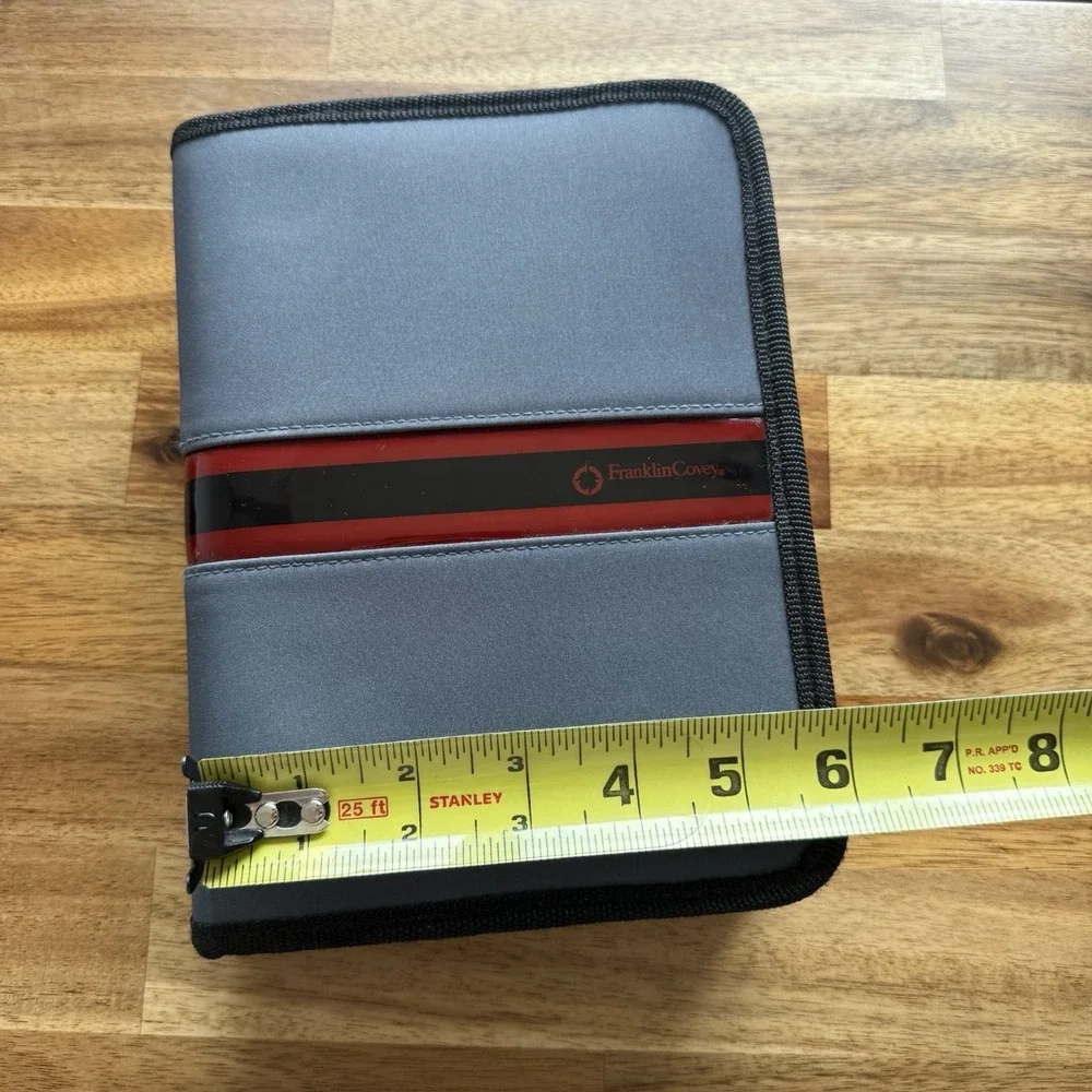 Franklin Covey 27695.573 Compact Zipper Binder Black Synthetic Mat Planner READ